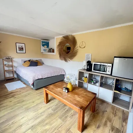 Maisonnette Avec Escalier * Ментона